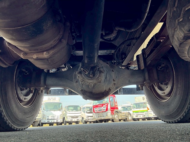 保証対象車両ベッドレスリアゲート観音扉220馬力|中古トラックの販売・買取・査定のアイナビ