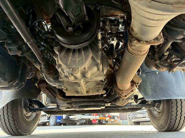 保証対象車両ベッドレスリアゲート観音扉220馬力|中古トラックの販売・買取・査定のアイナビ