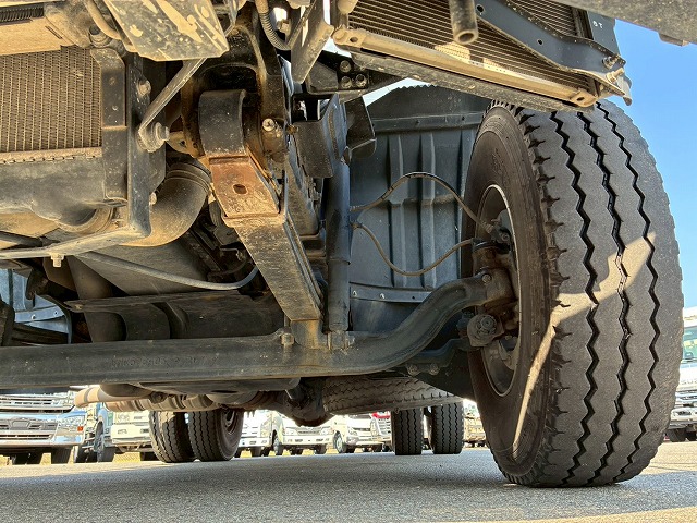 保証対象車両ベッドレスリアゲート観音扉220馬力|中古トラックの販売・買取・査定のアイナビ