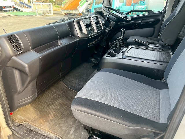 -30℃低温設定★格納式パワーゲート★フルワイド★後輪エアサス|中古トラックの販売・買取・査定のアイナビ