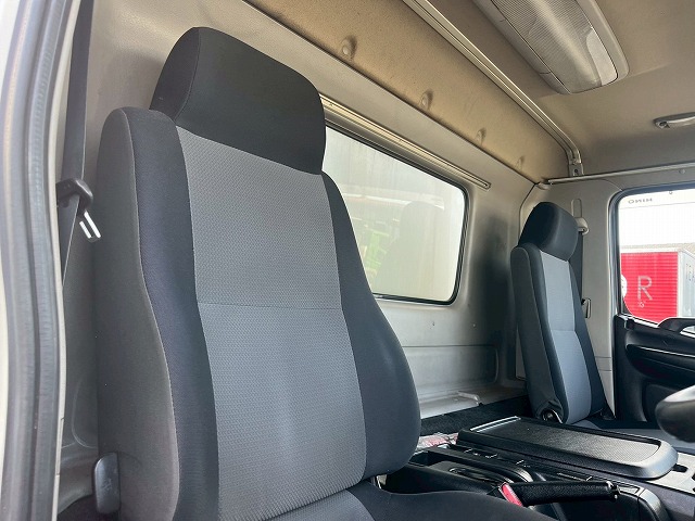 -30℃低温設定★格納式パワーゲート★フルワイド★後輪エアサス|中古トラックの販売・買取・査定のアイナビ