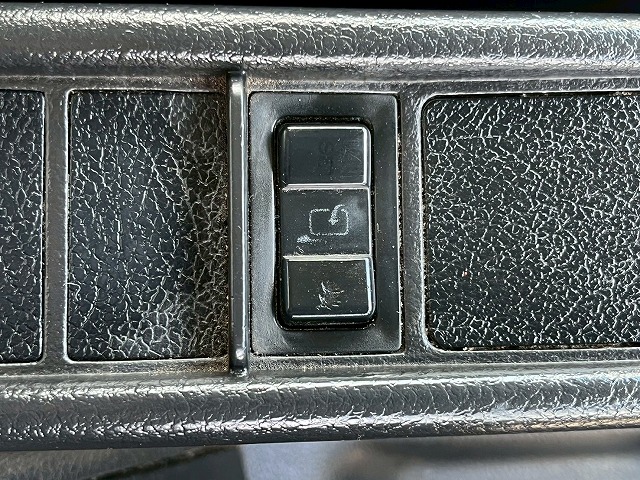 -30℃低温設定★格納式パワーゲート★フルワイド★後輪エアサス|中古トラックの販売・買取・査定のアイナビ