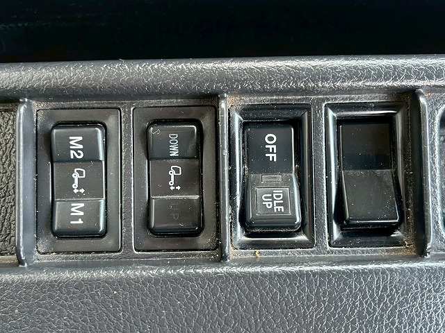 -30℃低温設定★格納式パワーゲート★フルワイド★後輪エアサス|中古トラックの販売・買取・査定のアイナビ