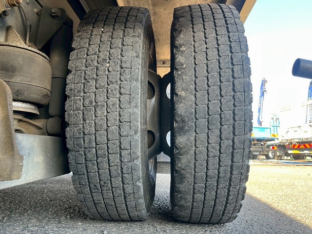 -30℃低温設定★格納式パワーゲート★フルワイド★後輪エアサス|中古トラックの販売・買取・査定のアイナビ