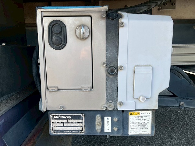 -30℃低温設定★格納式パワーゲート★フルワイド★後輪エアサス|中古トラックの販売・買取・査定のアイナビ