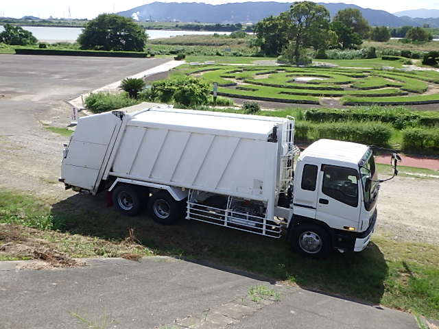 いすゞ 平成14年式 塵芥車 新明和製 プレス式20.0㎥ 車検付|中古トラックの販売・買取・査定のアイナビ