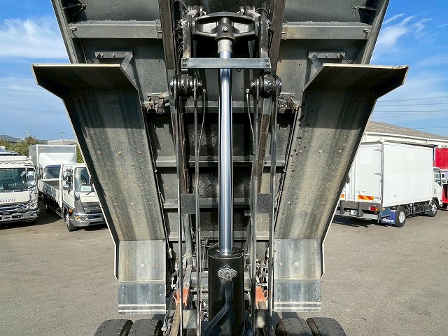 6×43軸2デフリーフサスペンション新明和工業510220|中古トラックの販売・買取・査定のアイナビ