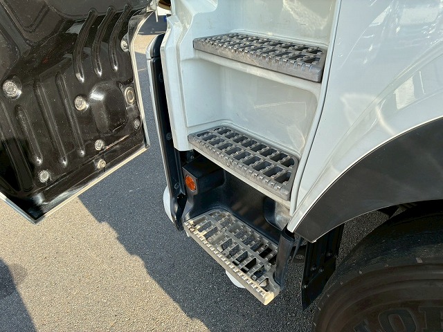 6×43軸2デフリーフサスペンション新明和工業510220|中古トラックの販売・買取・査定のアイナビ