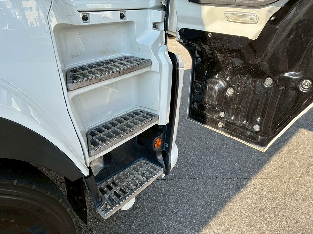 6×43軸2デフリーフサスペンション新明和工業510220|中古トラックの販売・買取・査定のアイナビ