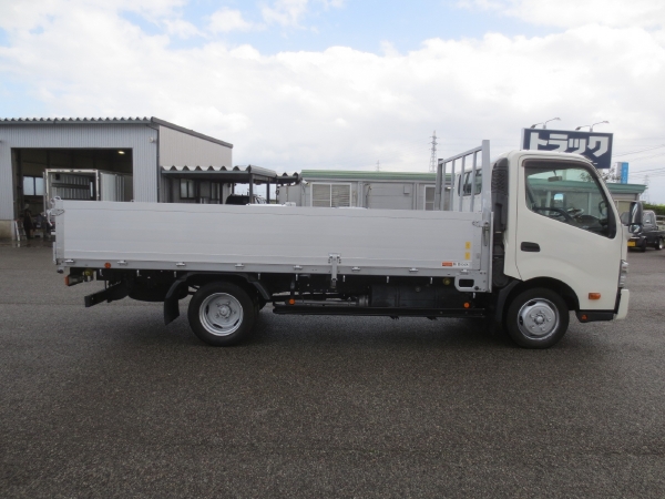 日野デュトロワイドロングアルミ平|中古トラックの販売・買取・査定のアイナビ