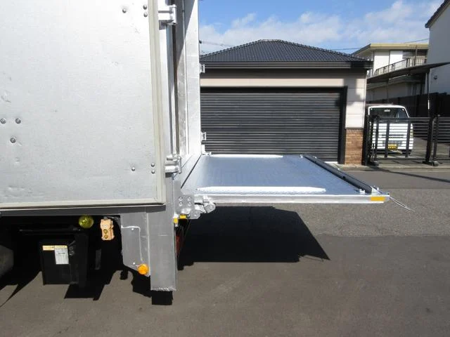 トヨタ バン車|中古トラックの販売・買取・査定のアイナビ