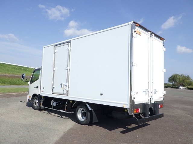 日野 平成25年式 冷凍バン スタンバイモータ付き|中古トラックの販売・買取・査定のアイナビ
