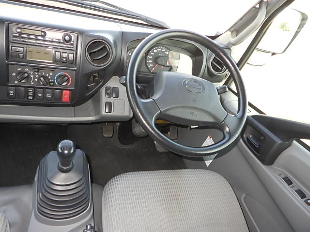 日野 平成25年式 冷凍バン スタンバイモータ付き|中古トラックの販売・買取・査定のアイナビ