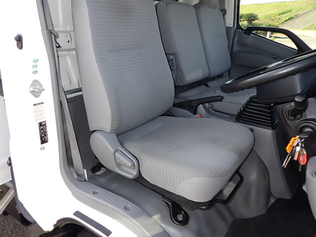 日野 平成25年式 冷凍バン スタンバイモータ付き|中古トラックの販売・買取・査定のアイナビ