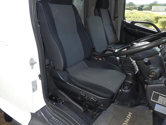 日野 平成26年式 ダンプ 自動コボレーン付き 尿素なし|中古トラックの販売・買取・査定のアイナビ