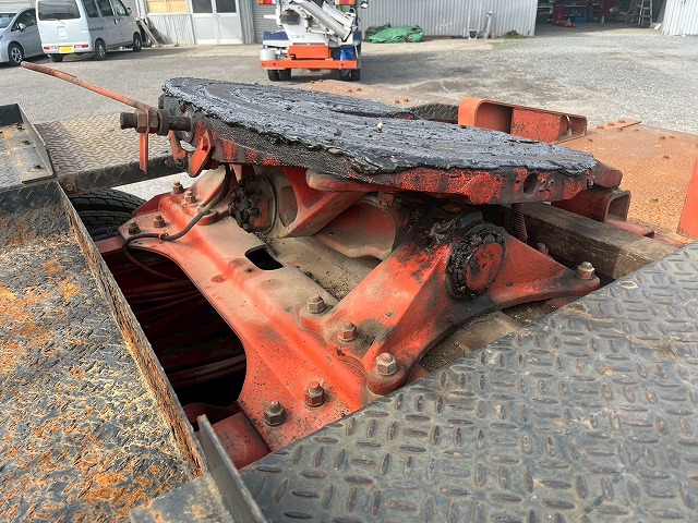 3軸2デフ★第五輪荷重:18トン★520馬力★ポールトレーラー兼用|中古トラックの販売・買取・査定のアイナビ