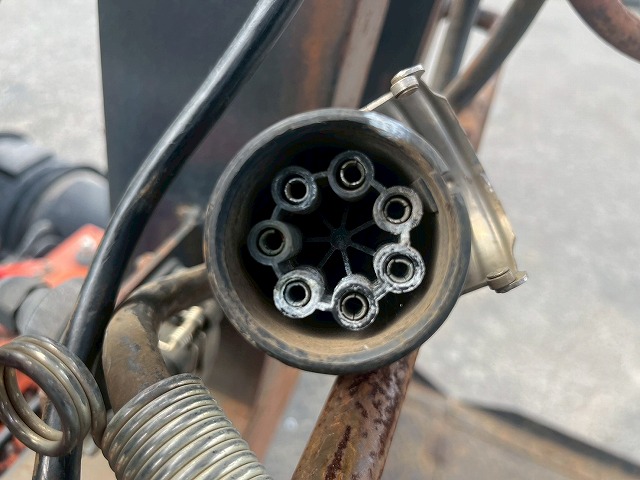 3軸2デフ★第五輪荷重:18トン★520馬力★ポールトレーラー兼用|中古トラックの販売・買取・査定のアイナビ