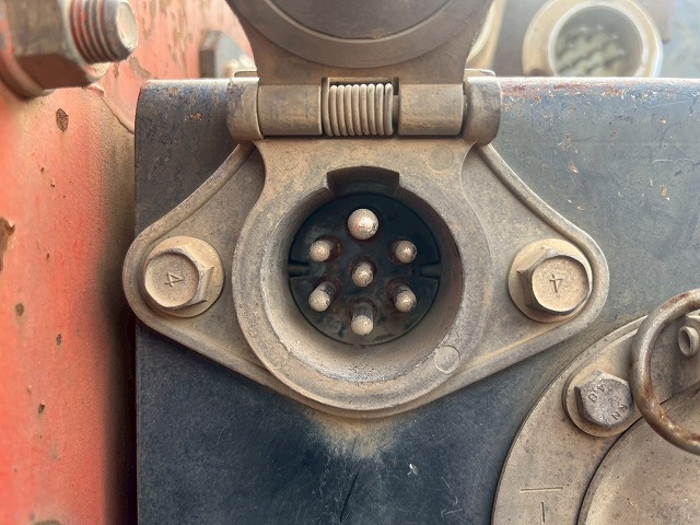 3軸2デフ★第五輪荷重:18トン★520馬力★ポールトレーラー兼用|中古トラックの販売・買取・査定のアイナビ