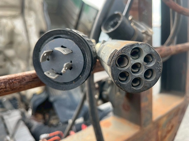 3軸2デフ★第五輪荷重:18トン★520馬力★ポールトレーラー兼用|中古トラックの販売・買取・査定のアイナビ