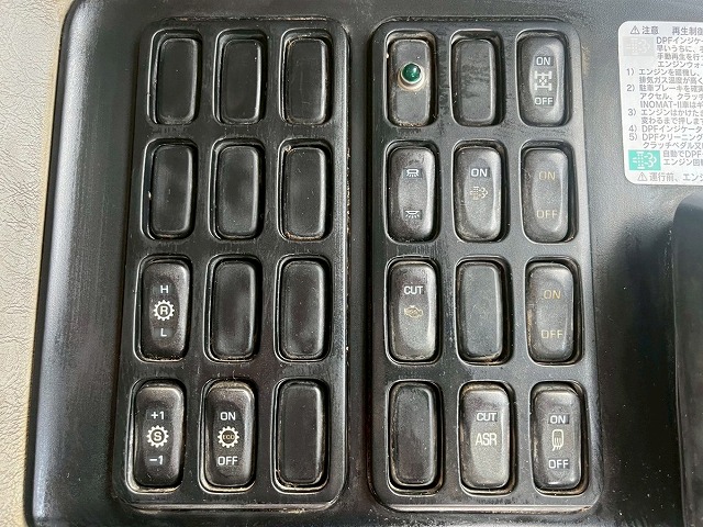 3軸2デフ★第五輪荷重:18トン★520馬力★ポールトレーラー兼用|中古トラックの販売・買取・査定のアイナビ