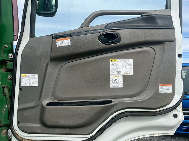 3軸2デフ★第五輪荷重:18トン★520馬力★ポールトレーラー兼用|中古トラックの販売・買取・査定のアイナビ