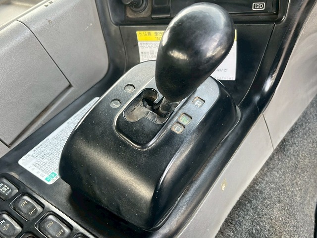 3軸2デフ★第五輪荷重:18トン★520馬力★ポールトレーラー兼用|中古トラックの販売・買取・査定のアイナビ