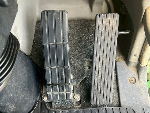 3軸2デフ★第五輪荷重:18トン★520馬力★ポールトレーラー兼用|中古トラックの販売・買取・査定のアイナビ