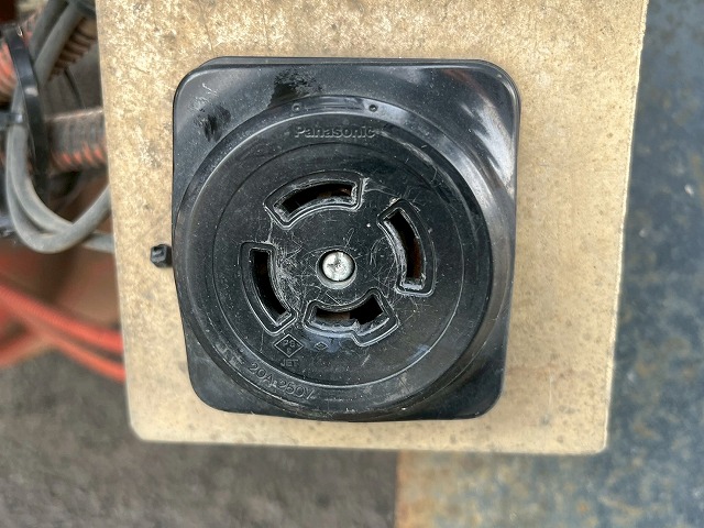 3軸2デフ★第五輪荷重:18トン★520馬力★ポールトレーラー兼用|中古トラックの販売・買取・査定のアイナビ