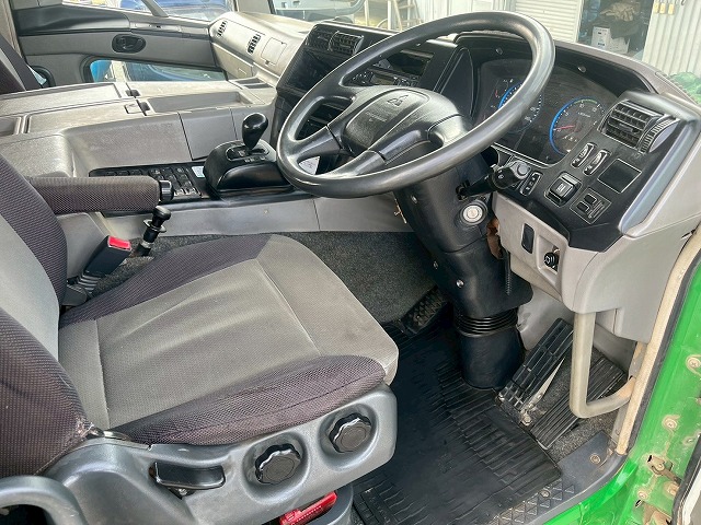 3軸2デフ★第五輪荷重:18トン★520馬力★ポールトレーラー兼用|中古トラックの販売・買取・査定のアイナビ