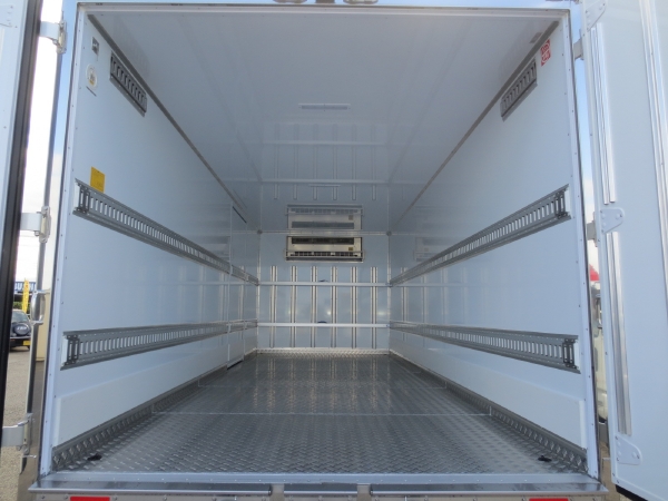 三菱ファイター冷蔵冷凍車ゲート付|中古トラックの販売・買取・査定のアイナビ