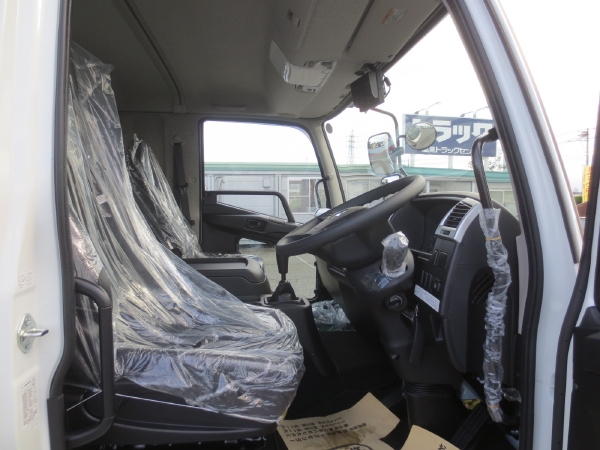 三菱ファイター冷蔵冷凍車ゲート付|中古トラックの販売・買取・査定のアイナビ