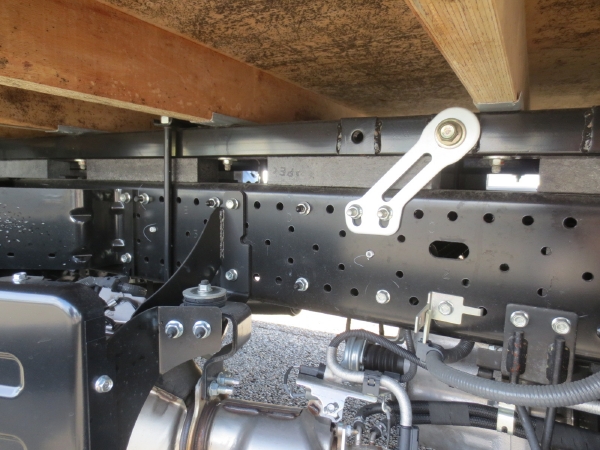 いすゞエルフ4WDアルミ平|中古トラックの販売・買取・査定のアイナビ