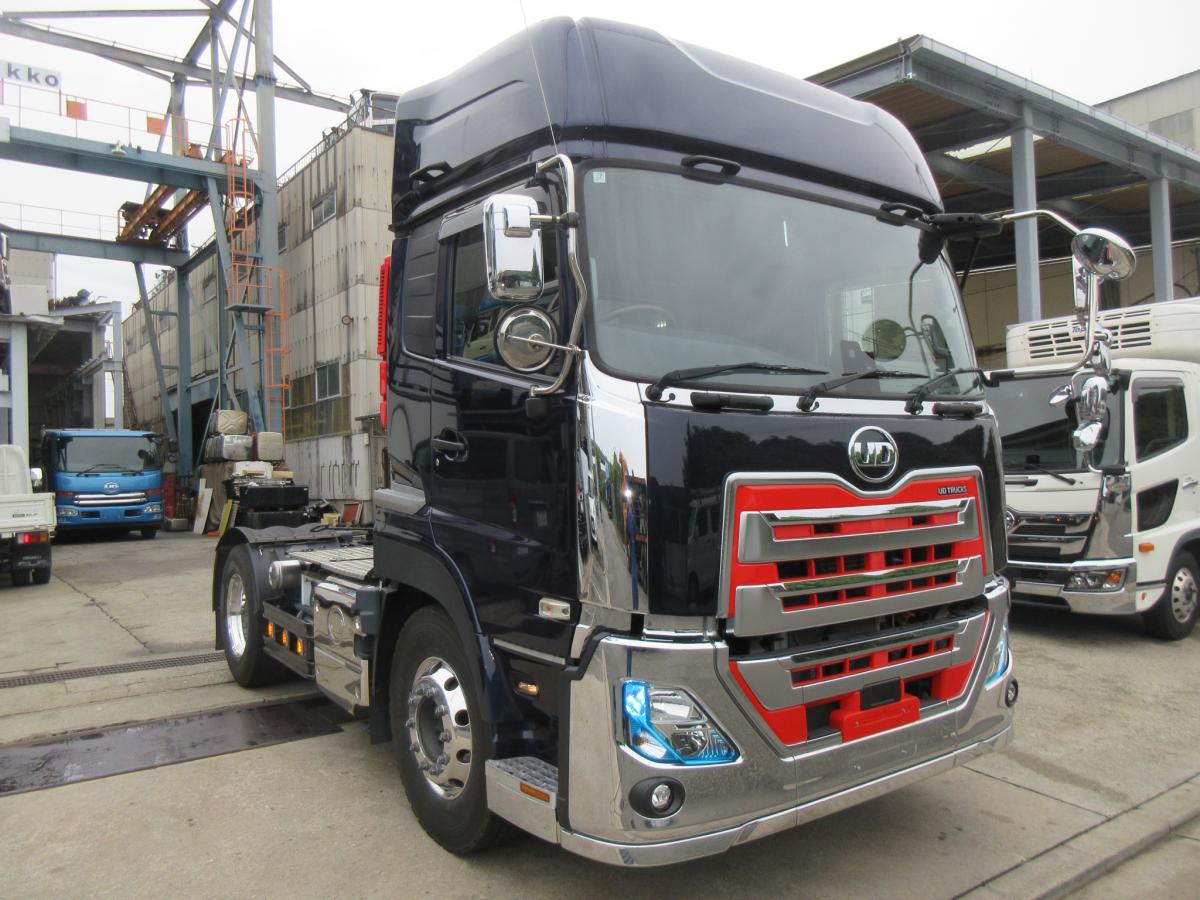 2RG低走行ハイルーフトラクタ|中古トラックの販売・買取・査定のアイナビ