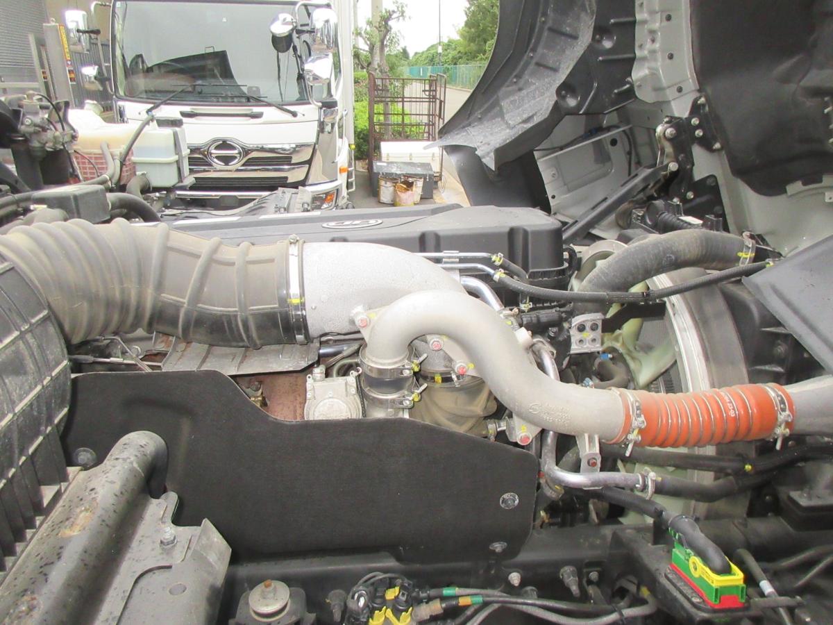 2RG低走行ハイルーフトラクタ|中古トラックの販売・買取・査定のアイナビ