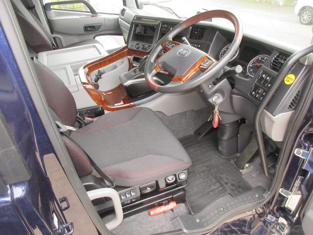 2RG低走行ハイルーフトラクタ|中古トラックの販売・買取・査定のアイナビ