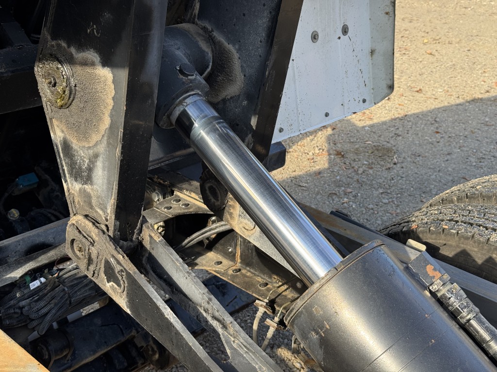 ローダーダンプ ワイド ラジコン付き|中古トラックの販売・買取・査定のアイナビ