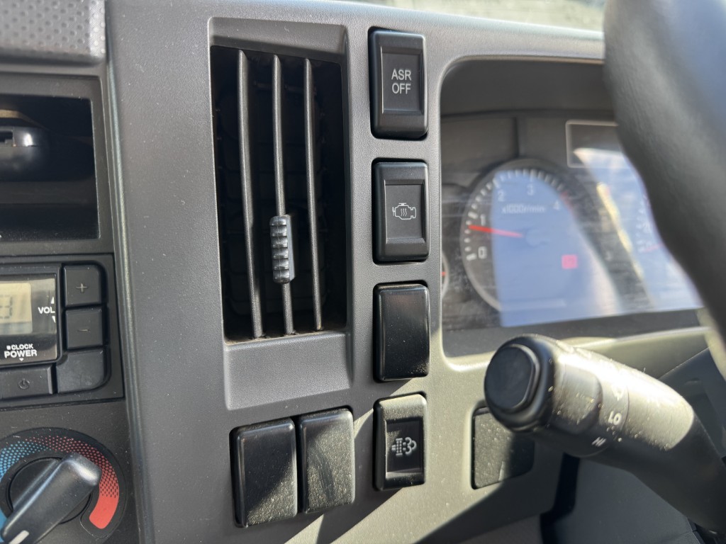 ローダーダンプ ワイド ラジコン付き|中古トラックの販売・買取・査定のアイナビ