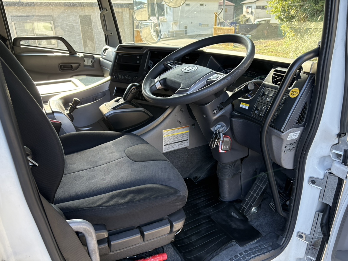 R元年、クオン、ハイルーフアルミウイング|中古トラックの販売・買取・査定のアイナビ