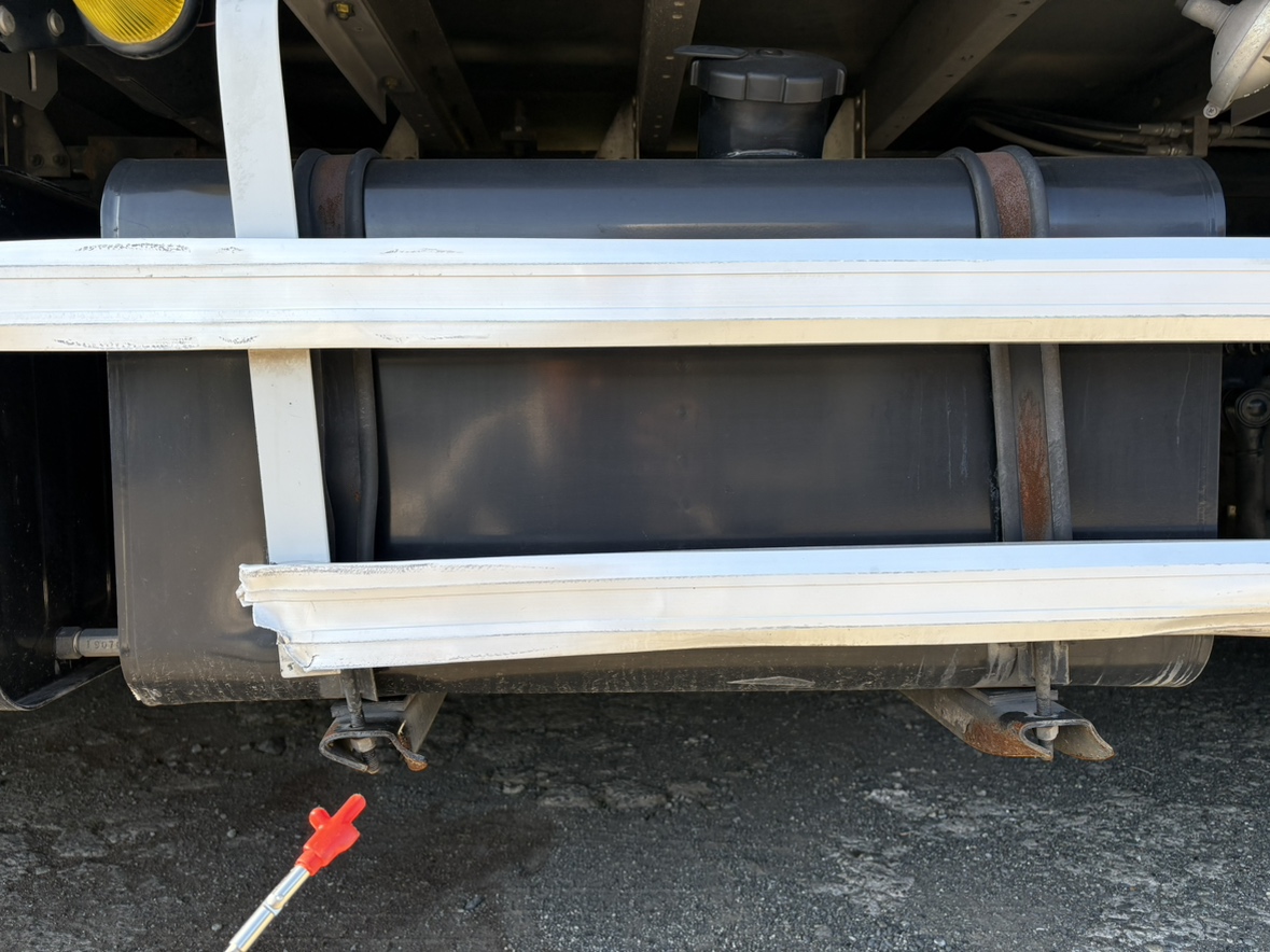 R元年、クオン、ハイルーフアルミウイング|中古トラックの販売・買取・査定のアイナビ