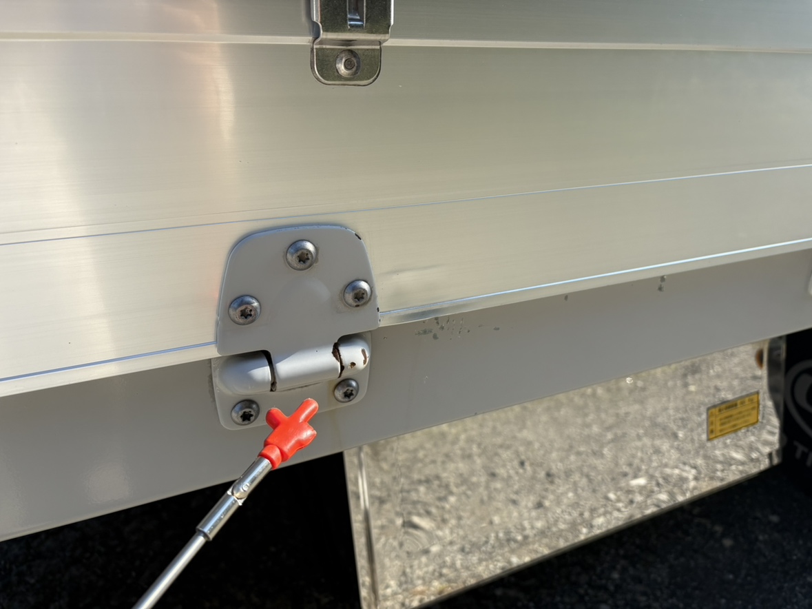 R元年、クオン、ハイルーフアルミウイング|中古トラックの販売・買取・査定のアイナビ