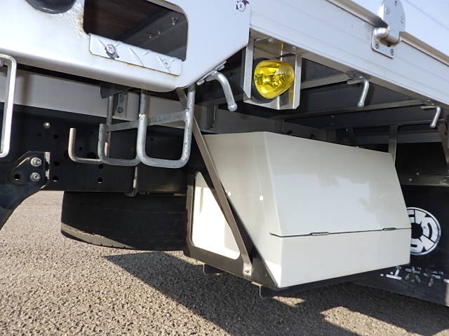 いすゞ 令和3年式 アルミ平ボディ 中間ワイド 240ps|中古トラックの販売・買取・査定のアイナビ