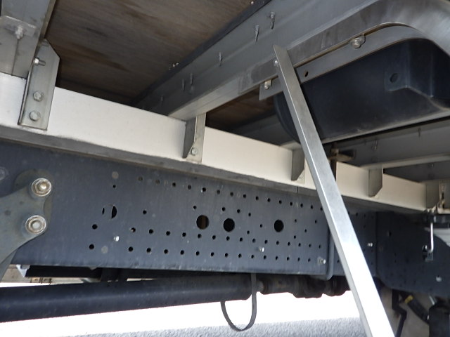 いすゞ 令和3年式 アルミ平ボディ 中間ワイド 240ps|中古トラックの販売・買取・査定のアイナビ