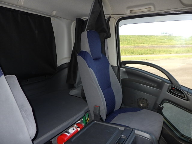 いすゞ 令和3年式 アルミ平ボディ 中間ワイド 240ps|中古トラックの販売・買取・査定のアイナビ