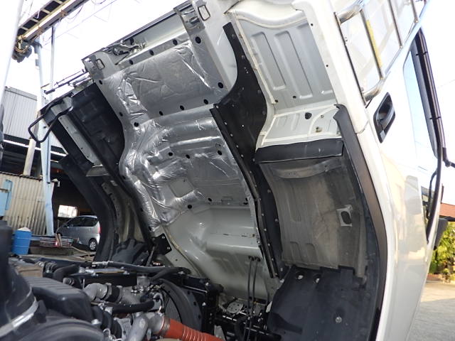 いすゞ 令和3年式 アルミ平ボディ 中間ワイド 240ps|中古トラックの販売・買取・査定のアイナビ