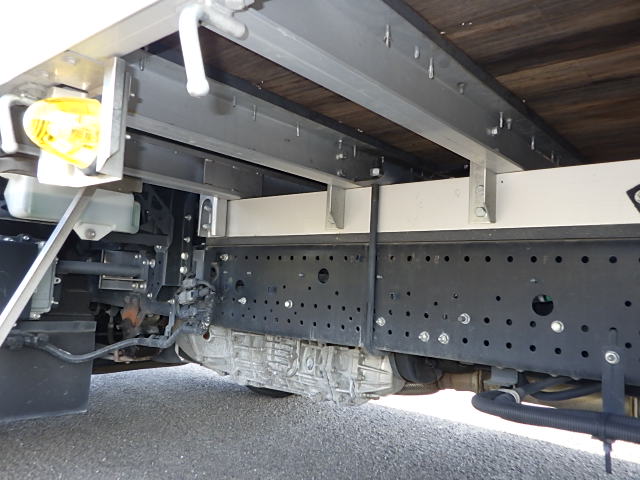 いすゞ 令和3年式 アルミ平ボディ 中間ワイド 240ps|中古トラックの販売・買取・査定のアイナビ