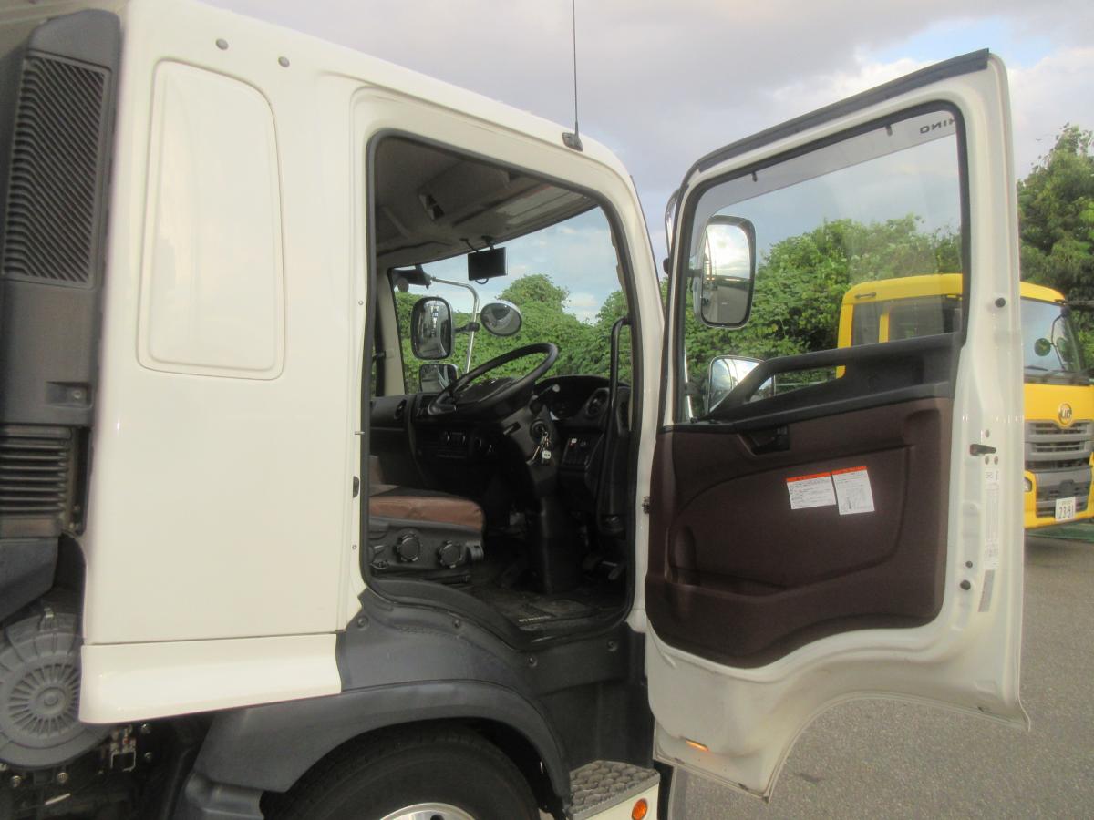 低温冷凍車格納PGオートマ|中古トラックの販売・買取・査定のアイナビ