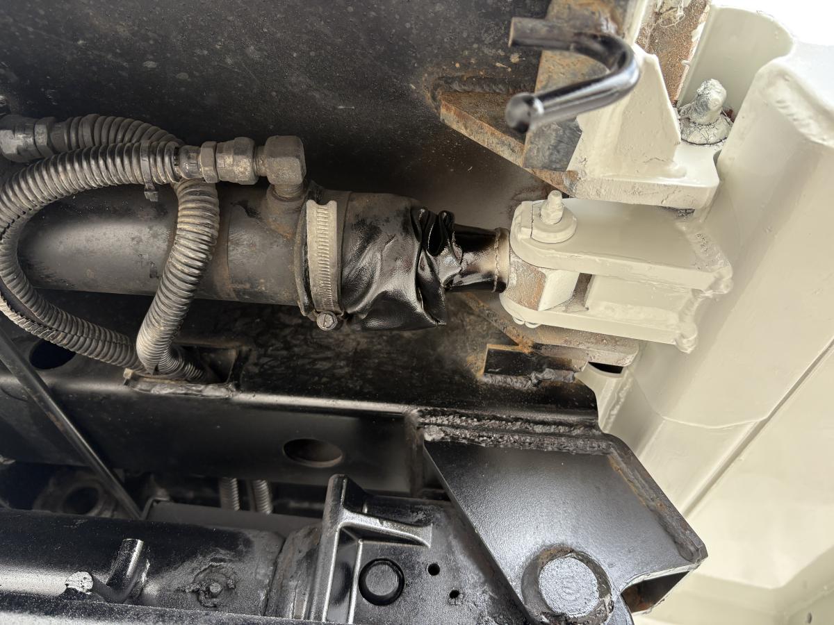 H26デュトロ 2tダンプ 三転ダンプ|中古トラックの販売・買取・査定のアイナビ