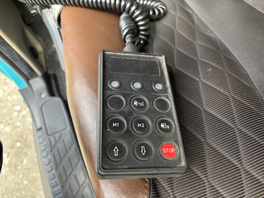 ワイドエアサスハイルーフステンレス多数使用|中古トラックの販売・買取・査定のアイナビ