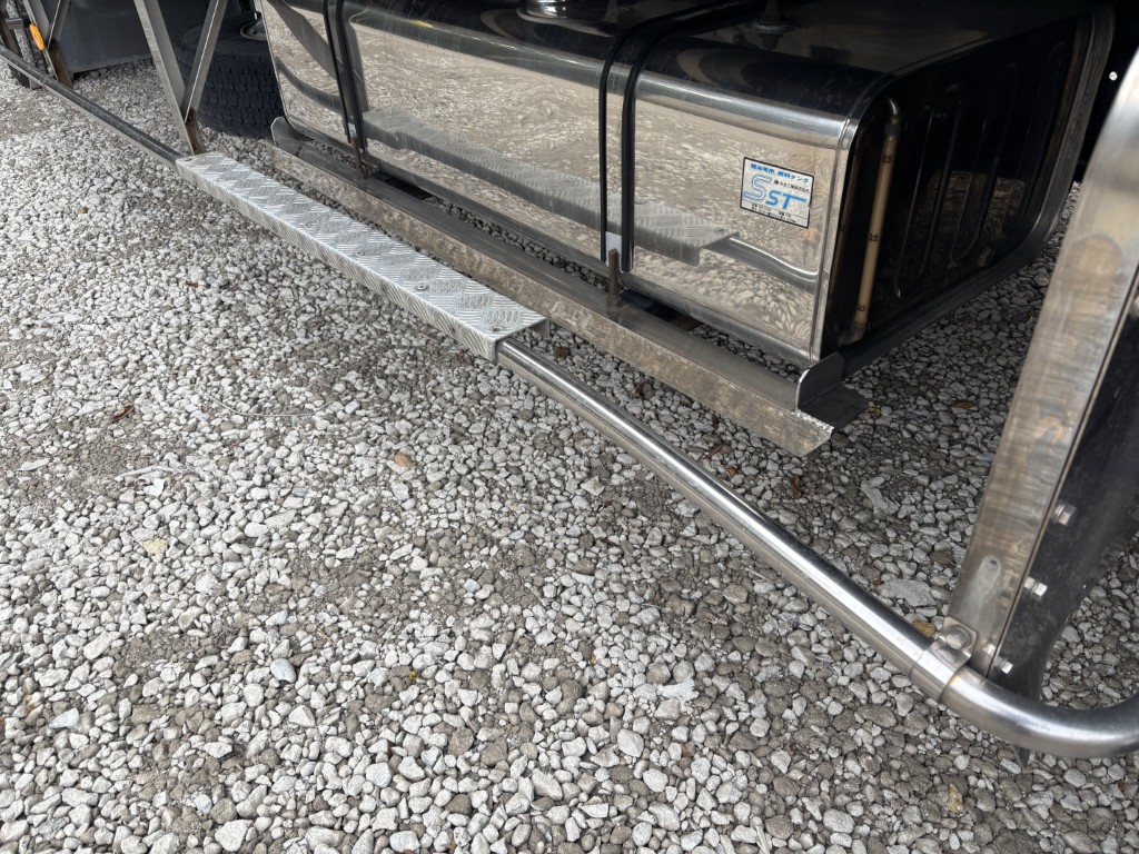 ワイドエアサスハイルーフステンレス多数使用|中古トラックの販売・買取・査定のアイナビ