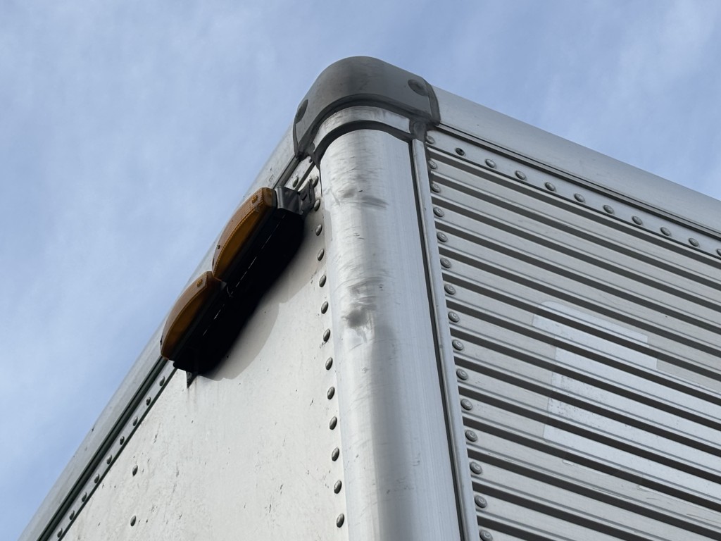 ワイドエアサスハイルーフステンレス多数使用|中古トラックの販売・買取・査定のアイナビ